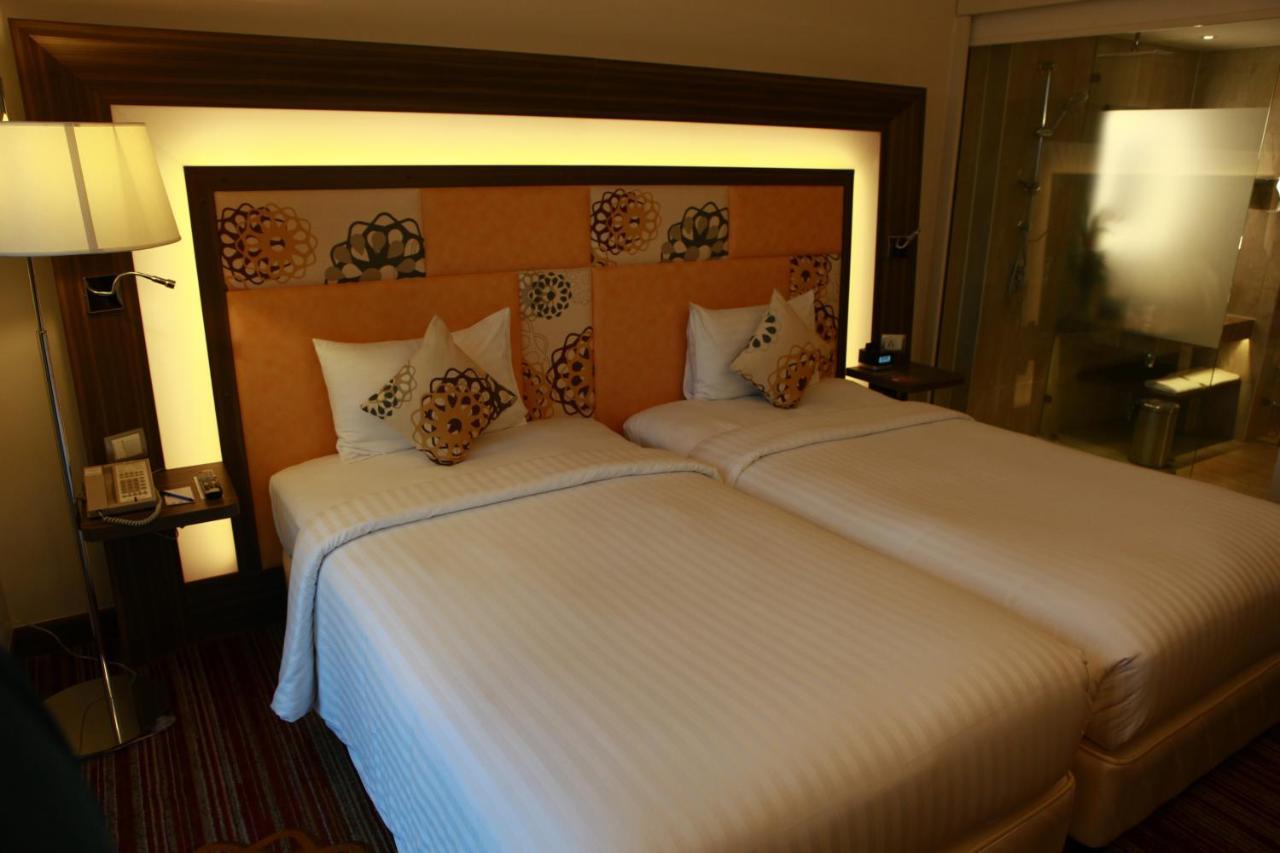 Novotel Pune Viman Nagar Road Zewnętrze zdjęcie