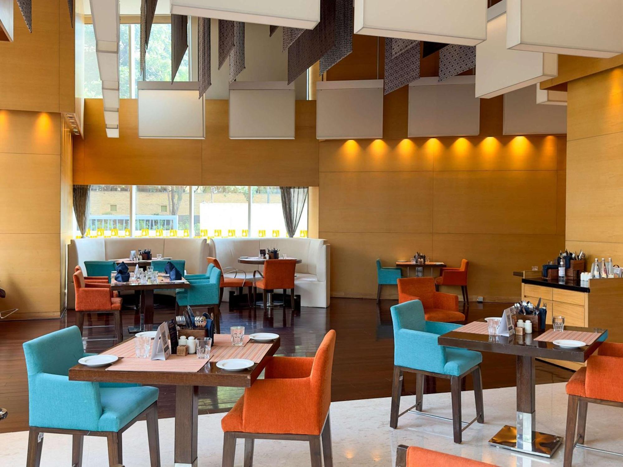 Novotel Pune Viman Nagar Road Zewnętrze zdjęcie The restaurant